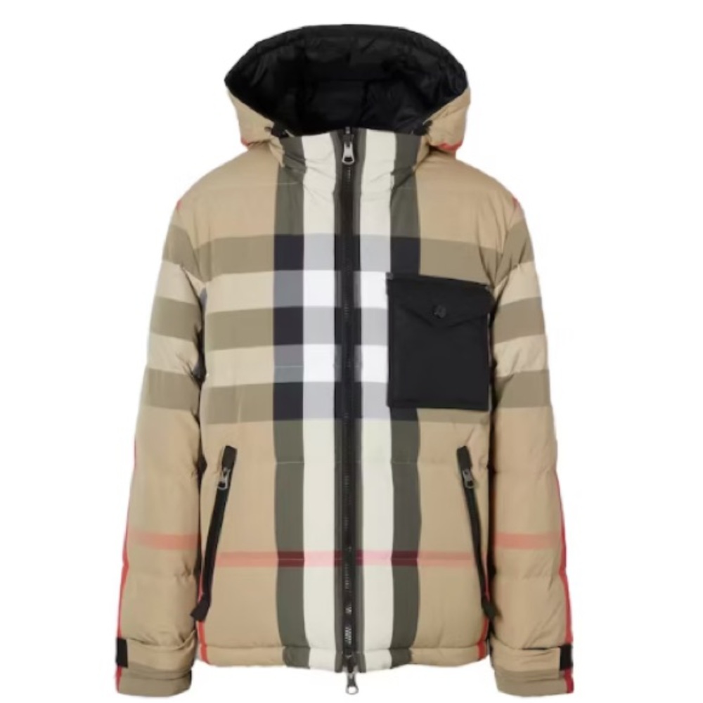 Reversible Burberry puffer jacket the hood is removable